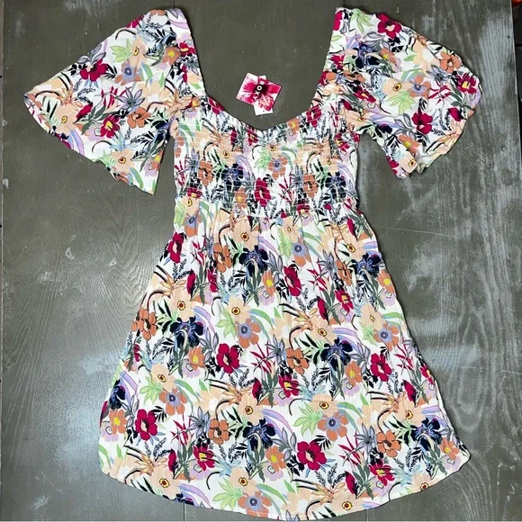 Roxy Golden Dawn White Pink Green Floral Sundress Smocked Ladies Large NWT - Picture 2 of 10